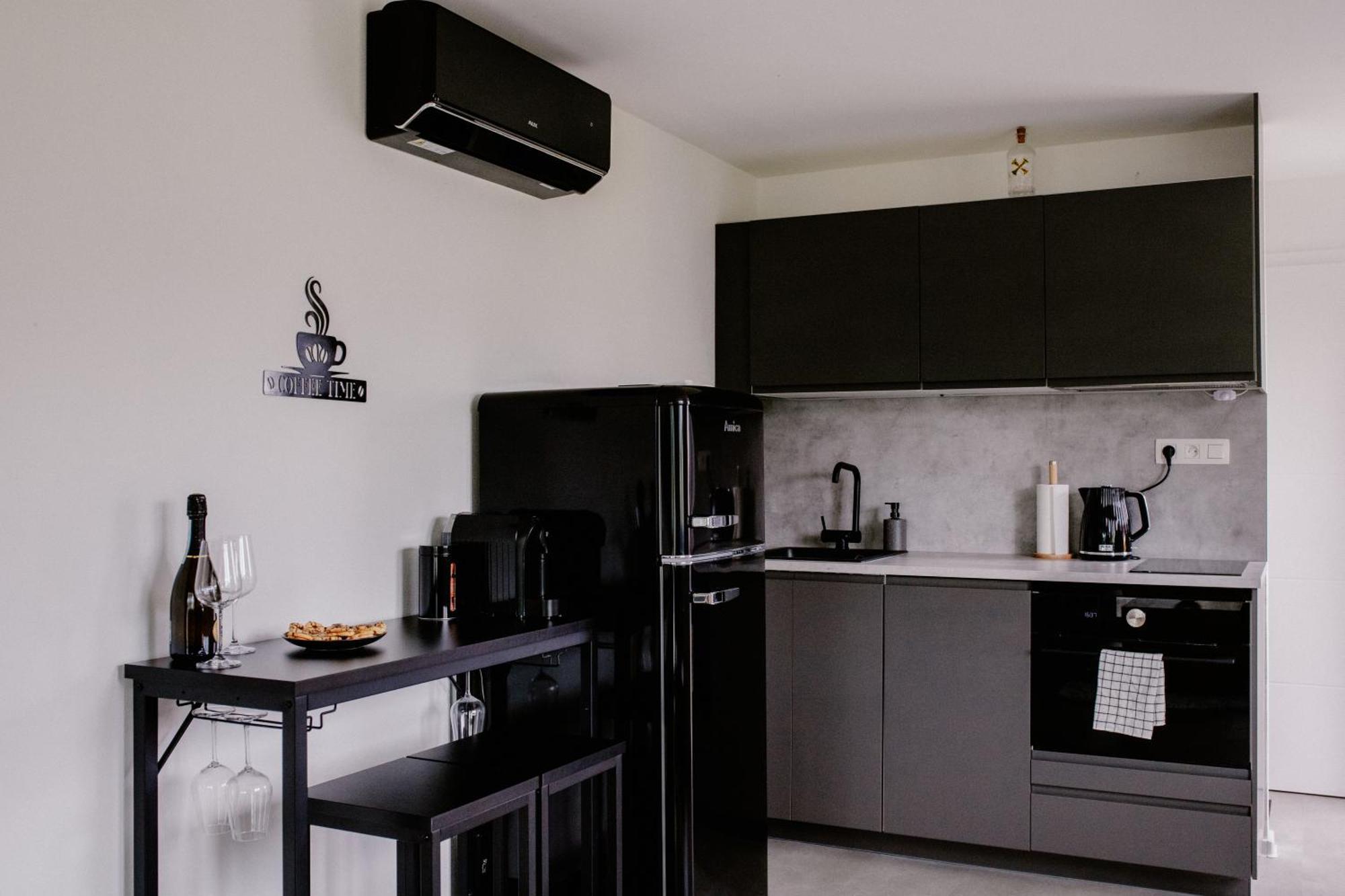 Apartment Fratello Šoporňa Exteriér fotografie